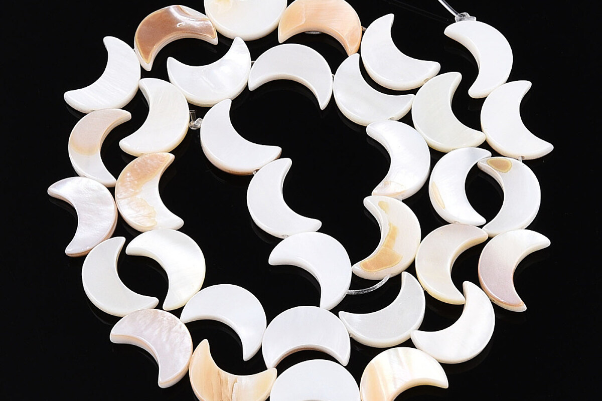 Margele sidef natural Freshwater Shell semiluna 11x8mm (sirag)