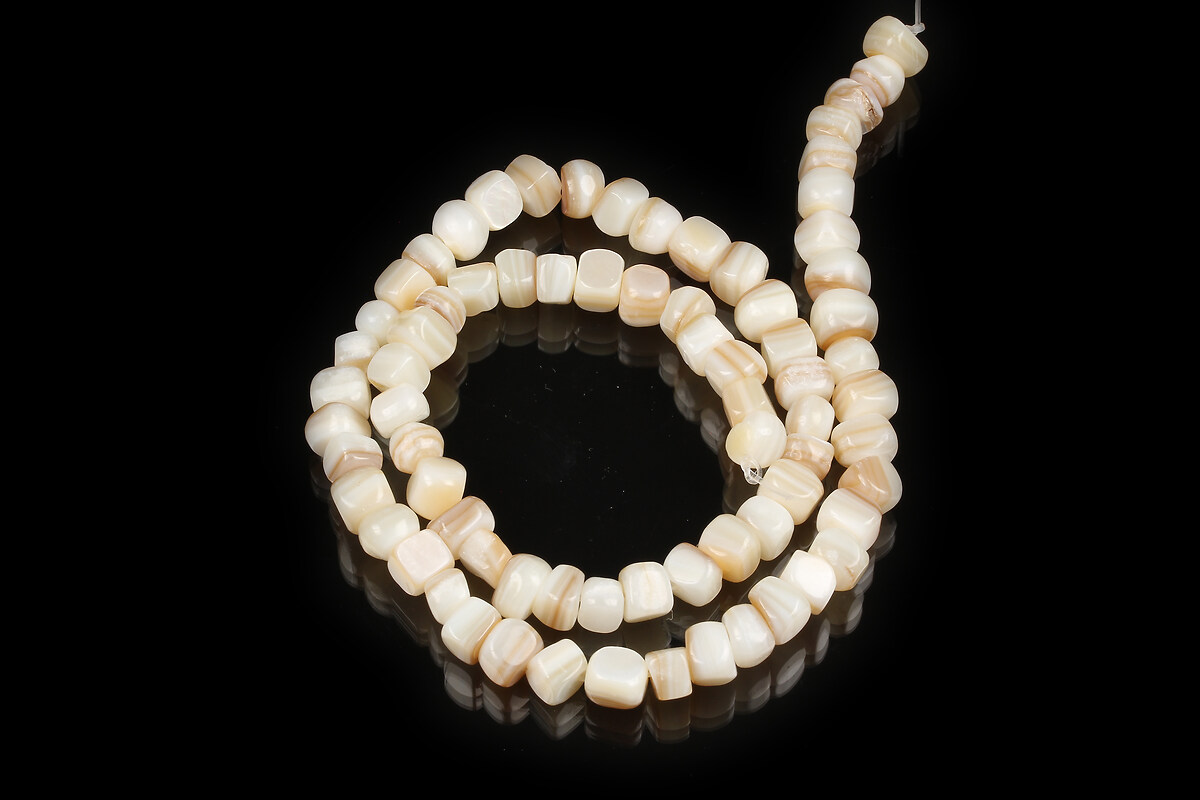 Margele sidef natural Freshwater Shell nuggets 5-7x4-6mm (sirag)