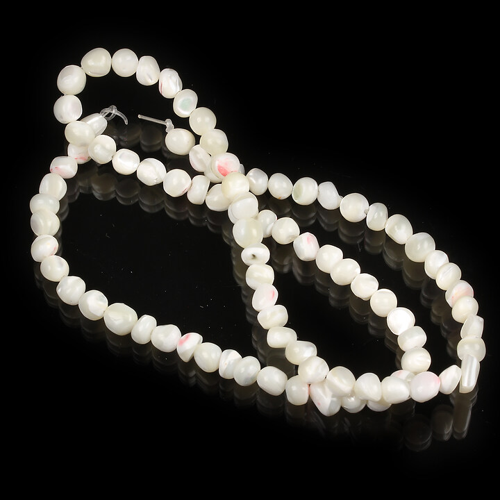 Margele sidef natural Trochus Shell nuggets 3-4,5x2-5mm (sirag)