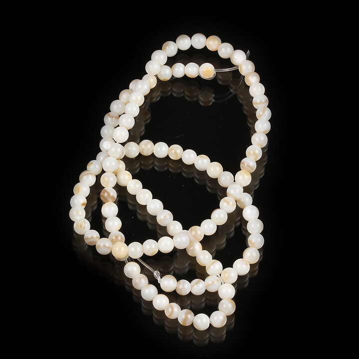 Margele sidef natural Freshwater Shell sfere 4mm (sirag)