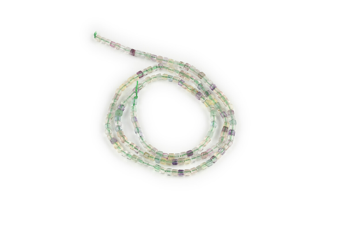 Margele fluorit cub fatetat 2-2,5x2-2,5mm (sirag)