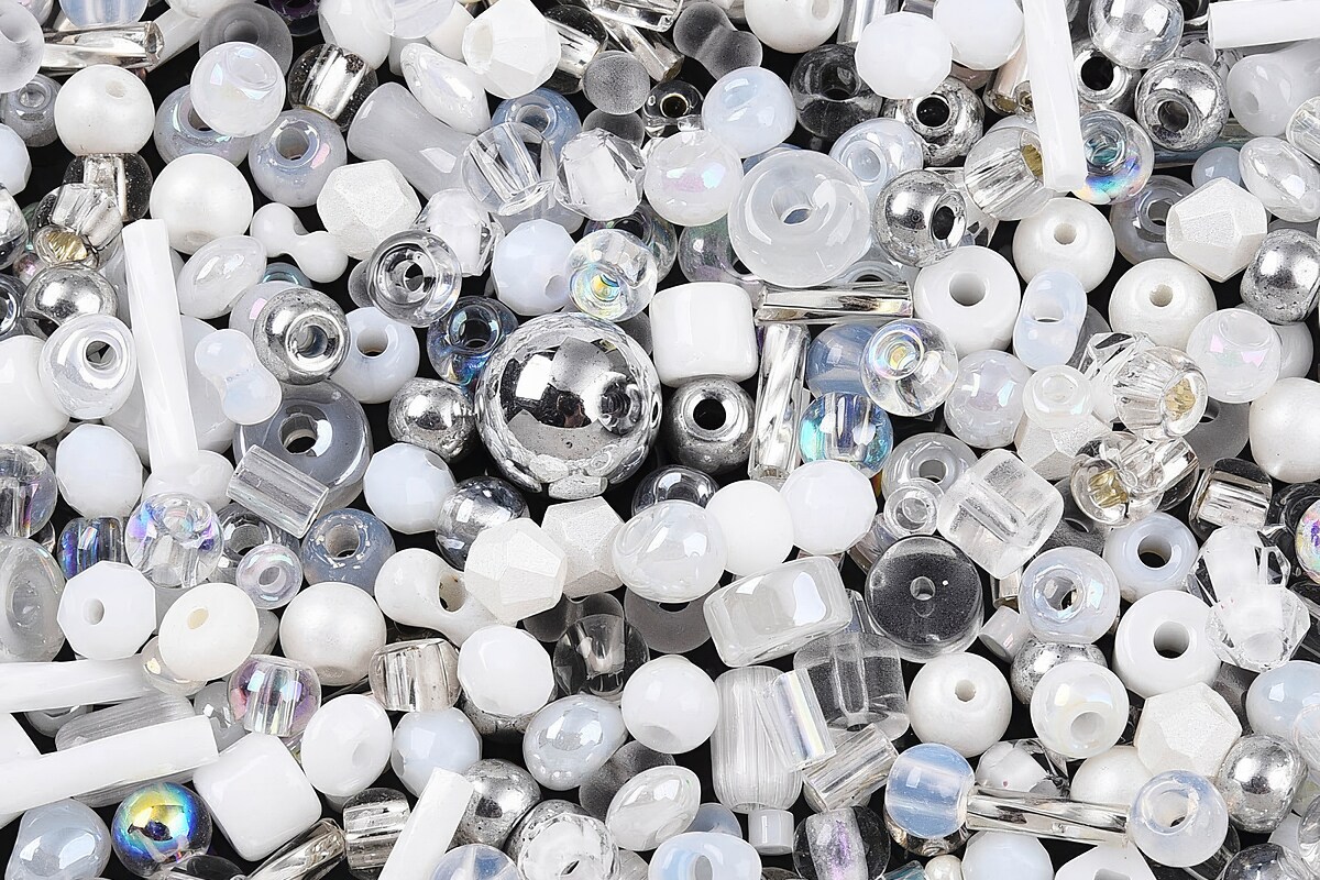 Margele de nisip de sticla culori si forme diferite 2,5-12,5x2-8mm (50g) - mix alb