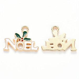 Charm auriu cu email, model Craciun, semn Noel 15x19mm
