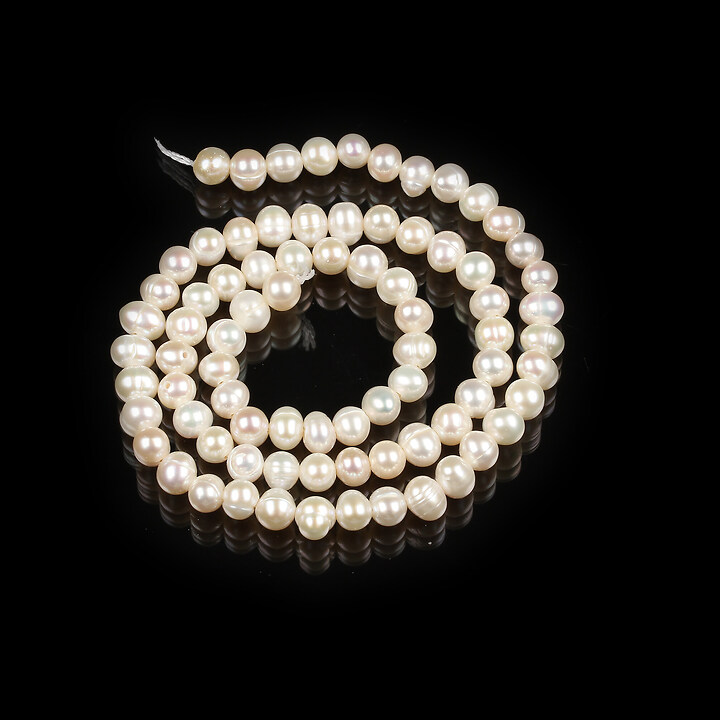 Margele perle de cultura albe potato aprox. 5-7x5-4mm (sirag)