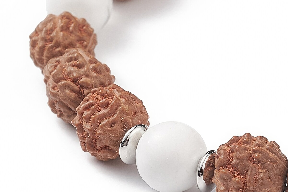 Bratara pe elastic cu margele Rudraksha si howlit naturale si turcoaz de sinteza, bratara Yoga, diametru 5,4cm