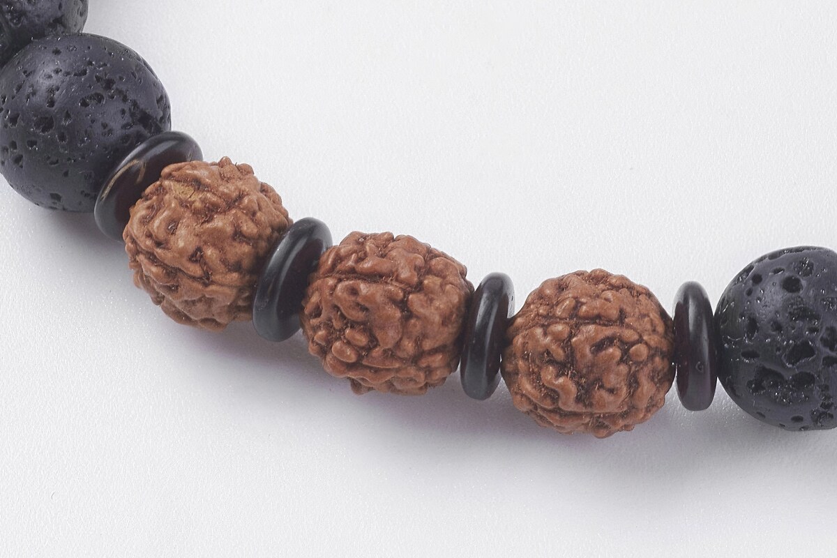 Bratara cu margele Rudraksha naturale si lava, cu inchizatoare magnetica, lungime 19cm