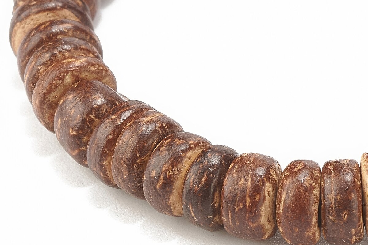 Bratara pe elastic cu margele de cocos naturale, agate tibetane si hematit, diametru 5,3cm