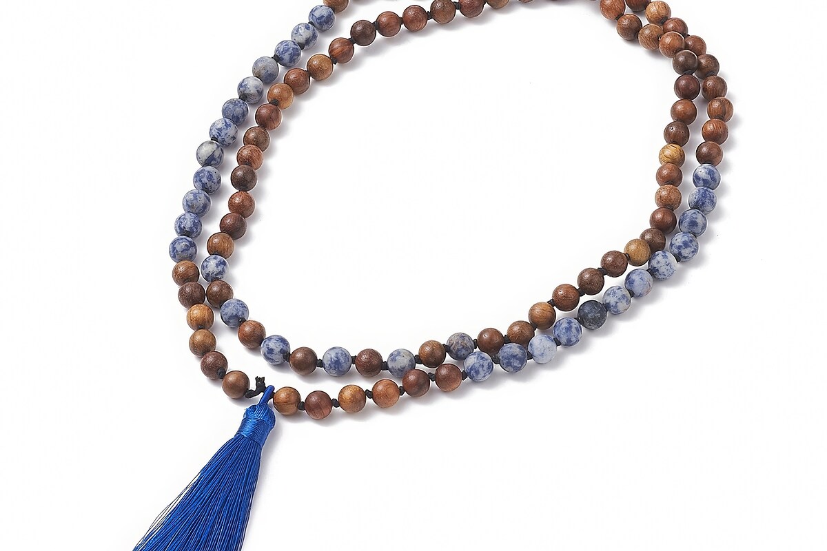 Colier cu margele naturale de lemn si jasp albastru, pandantiv ciucure albastru, lungime 104cm
