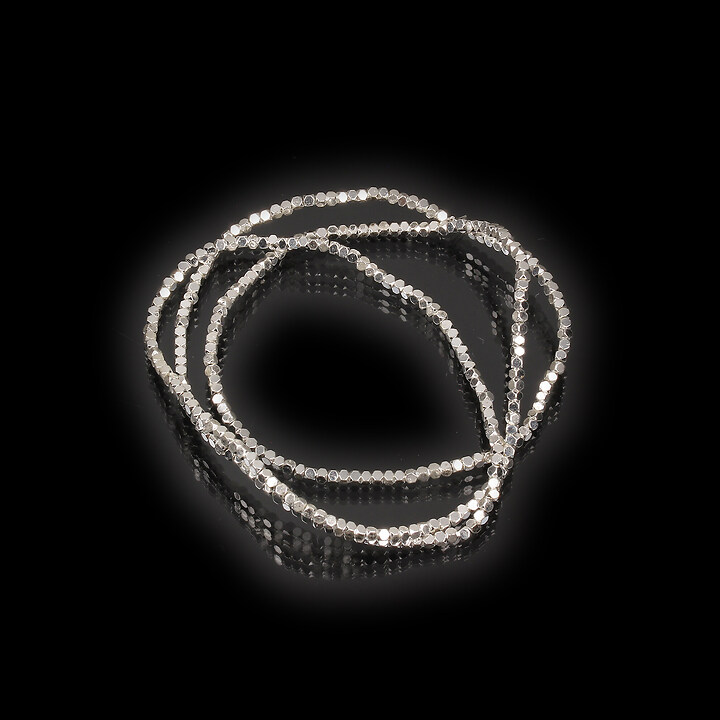 Hematit cub 1,5x1,5x1,5mm - placat argintiu (sirag)