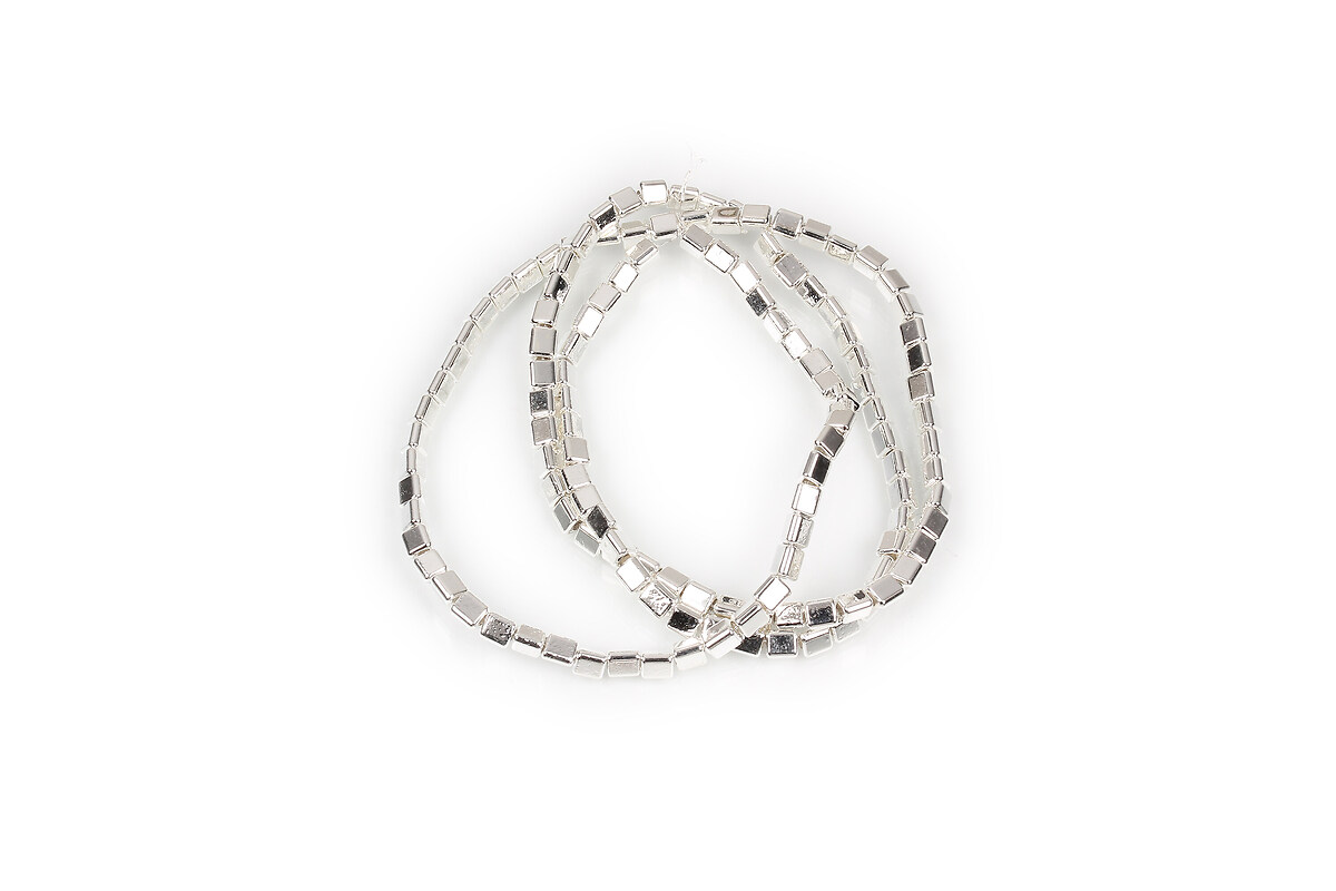 Hematit triunghi 3x2,5x2,7mm - placat argintiu (sirag)
