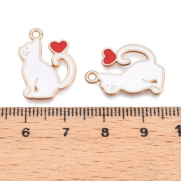 Charm mini pandantiv auriu emailat pisica alba 21x14,5mm