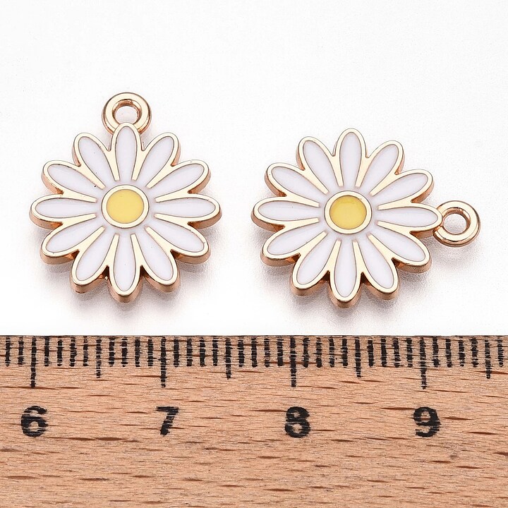 Charm mini pandantiv auriu emailat margareta 18x15mm