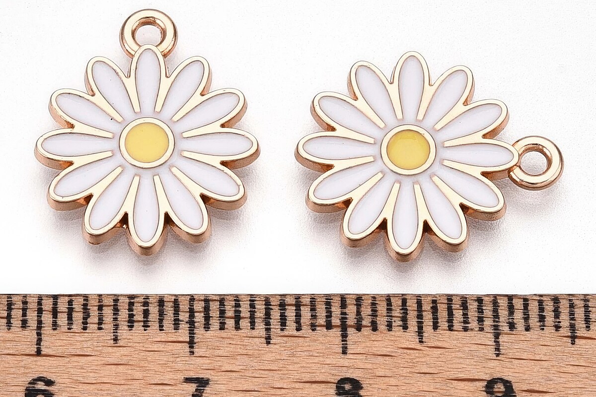 Charm mini pandantiv auriu emailat margareta 18x15mm