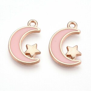 Charm mini pandantiv auriu emailat luna 17x11mm