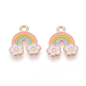 Charm mini pandantiv auriu emailat curcubeu 14,7x14mm