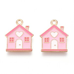 Charm mini pandantiv auriu emailat casuta 19,6x15,6mm
