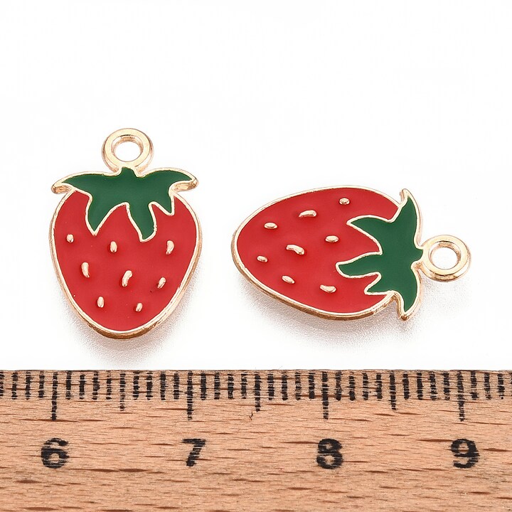 Charm mini pandantiv auriu emailat capsuna 18x11,5mm