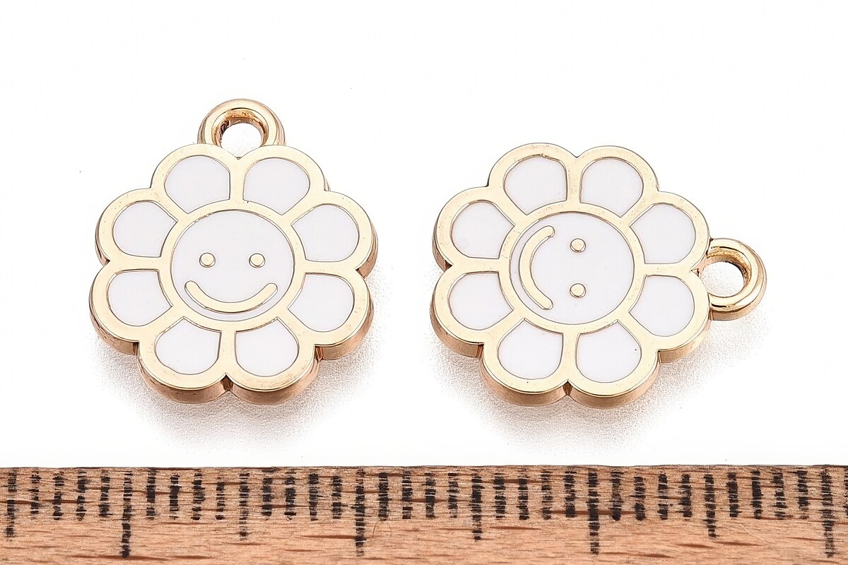 Charm mini pandantiv auriu emailat floare alba 15x12mm
