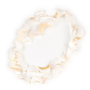Margele sidef natural Freshwater Shell semiluna 11x8mm (sirag)