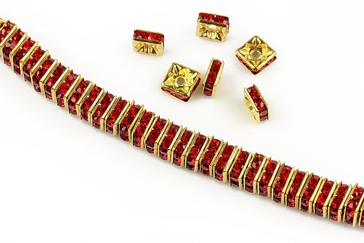 Distantiere aurii cu rhinestones rosii 6mm (patrate 2,5x6mm)