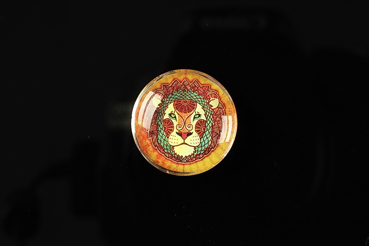 Cabochon sticla 20mm "Tribal zodiac" leu cod 175