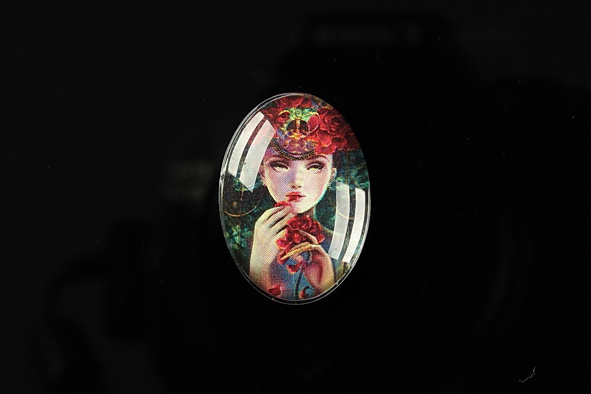 Cabochon sticla 25x18mm "Magic queen" cod 180