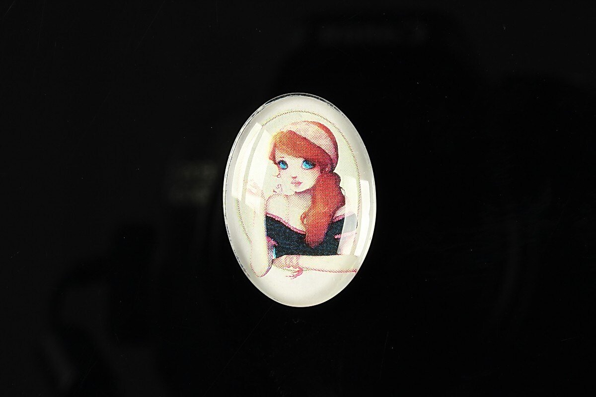 Cabochon sticla 25x18mm "Girl next door" cod 183