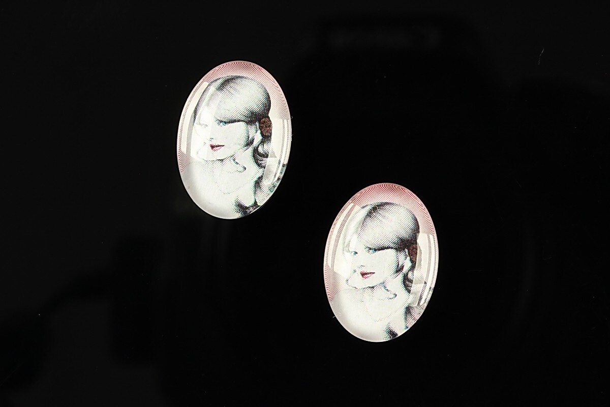 Cabochon sticla 18x13mm "Pretty girl" cod 222