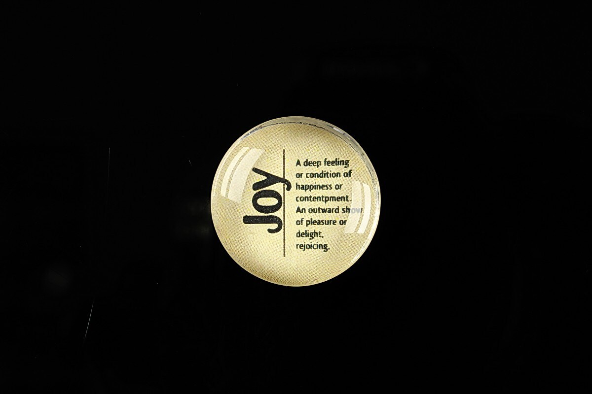 Cabochon sticla 20mm "Quotes about life - Joy" cod 367