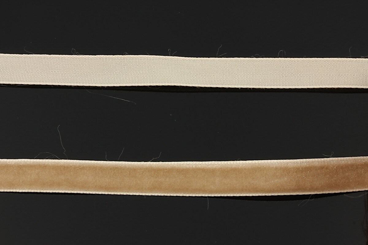 Panglica aspect catifea maro deschis, latime 1cm (50cm)