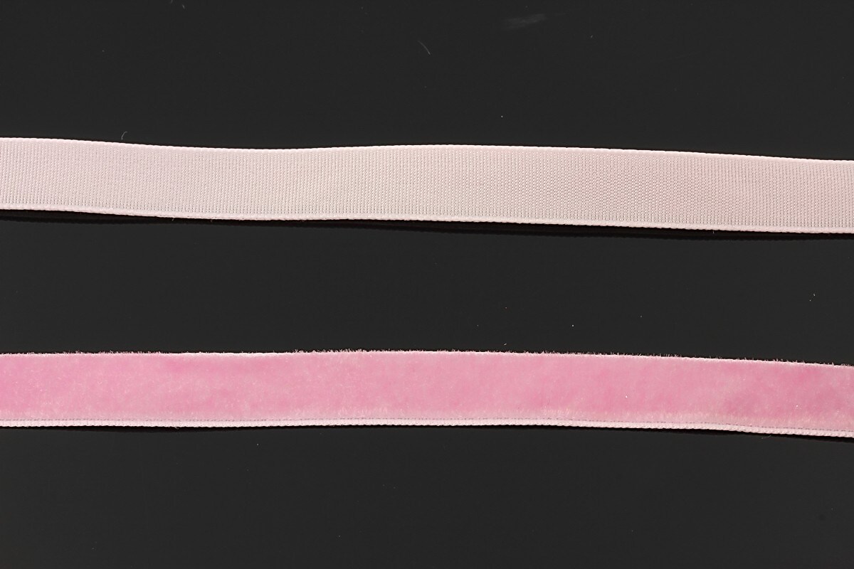 Panglica aspect catifea roz, latime 1cm (50cm)