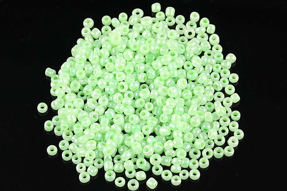 Margele de nisip 2mm perlate (50g) - cod 369 - verde deschis