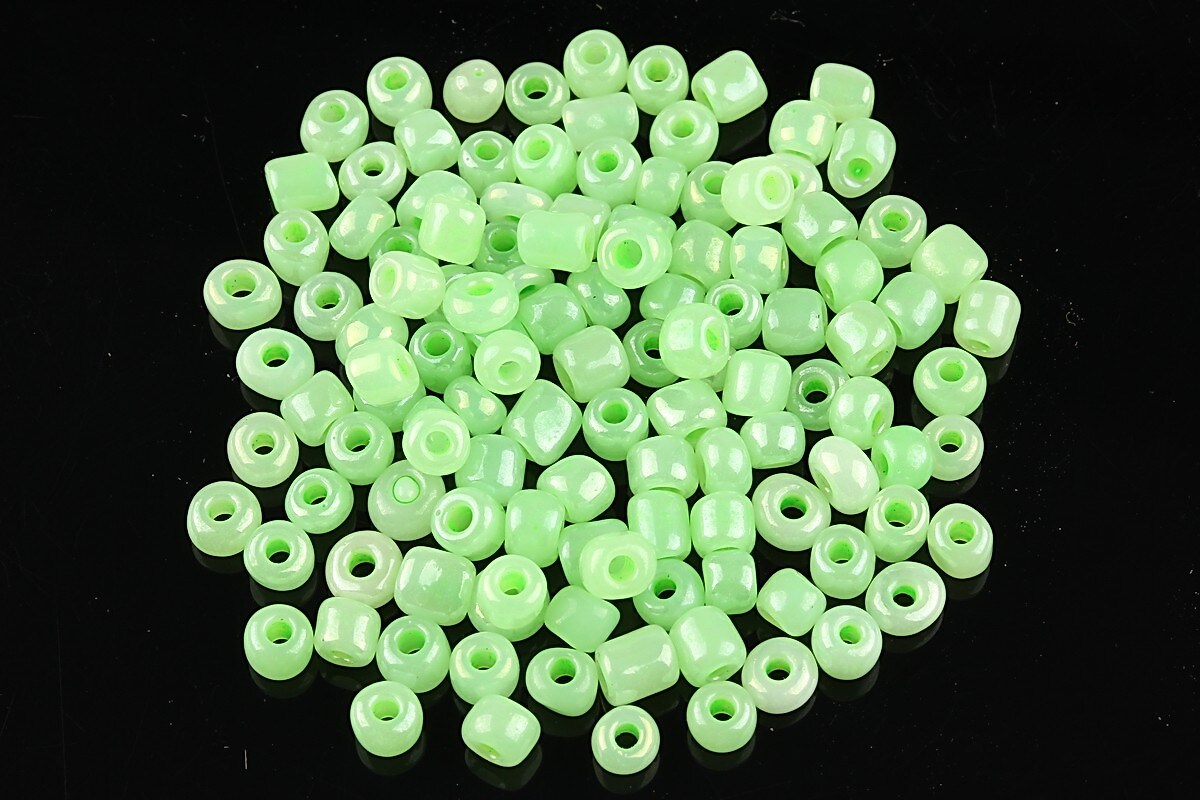 Margele de nisip 4,5mm perlate (50g) - cod 387 - verde deschis