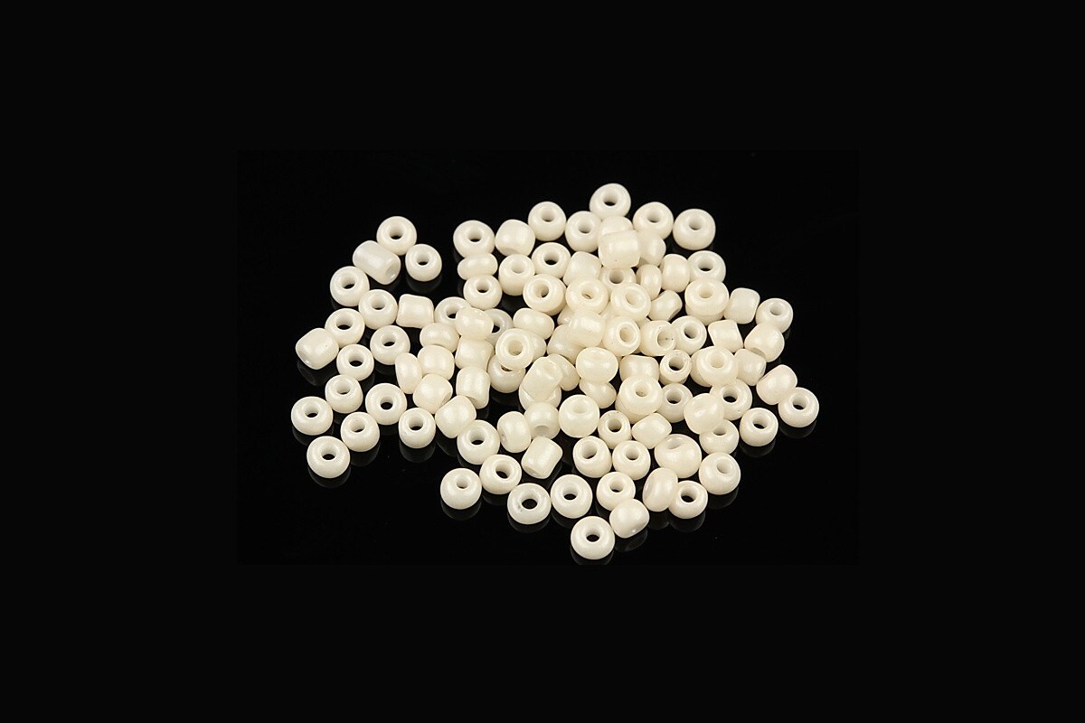 Margele de nisip lucioase 2mm (50g) - cod 145 - alb-crem