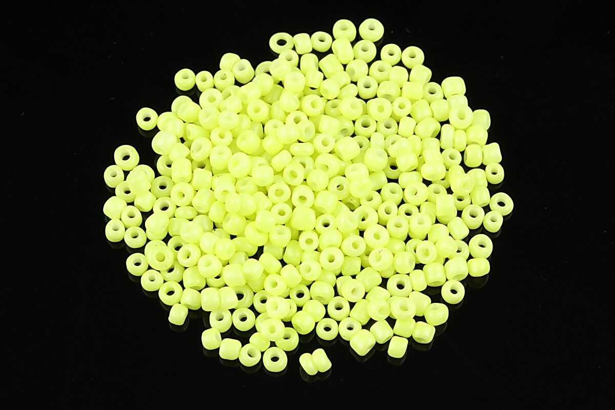 Margele de nisip 2mm opace (50g) - cod 492 - verde lime deschis