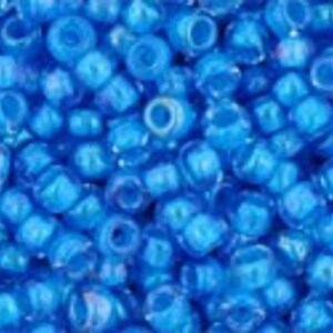 Margele Toho rotunde 11/0 - Inside-Color Lt Sapphire/Opaque Blue Lined