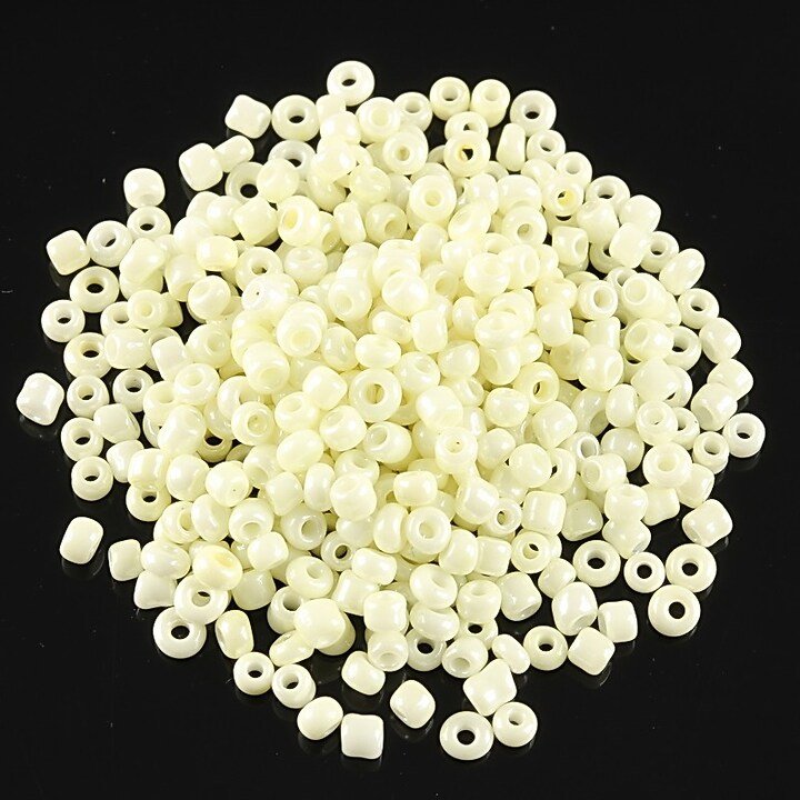 Margele de nisip 2mm lucioase (50g) - cod 529 - crem