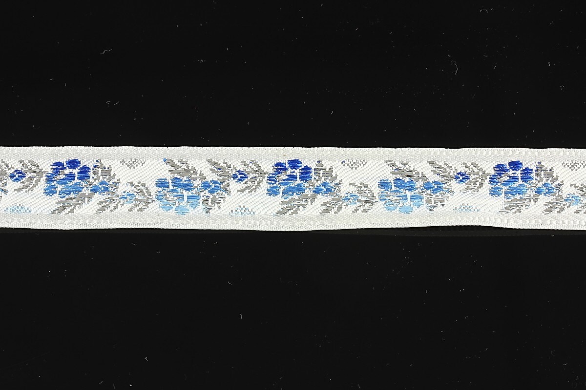Panglica alba brodata cu trandafiri, latime 1,7cm (1m) - argintiu si albastru
