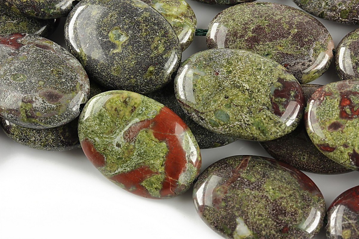 Bloodstone jasper oval 25x18mm