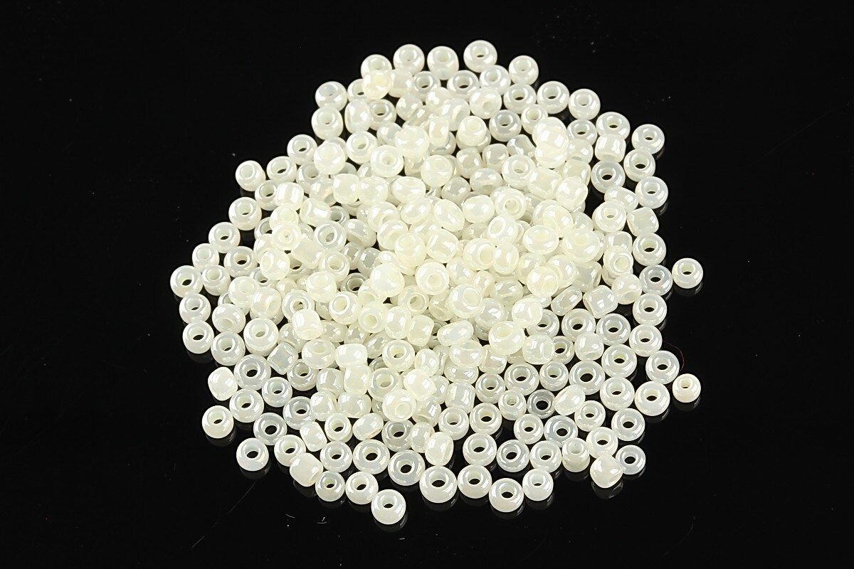 Margele de nisip 2mm perlate (50g) - cod 562 - ivory