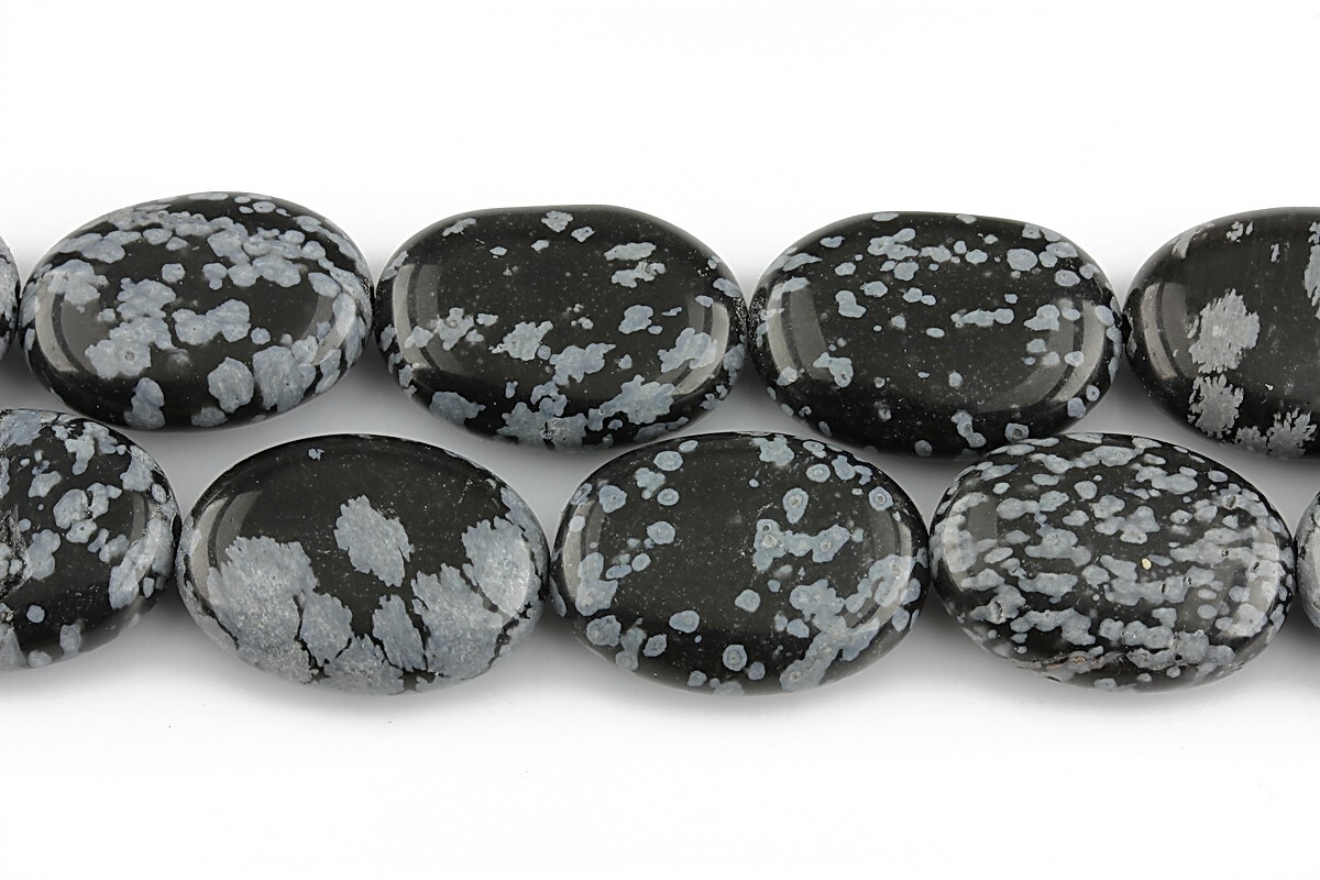 Snowflake obsidian oval 18x13mm