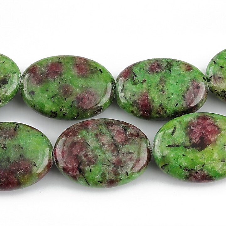 Ruby zoisite oval 18x13mm