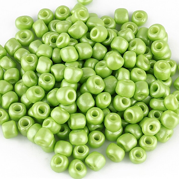 Margele de nisip  frosted 4mm (50g) - cod 604 - verde deschis