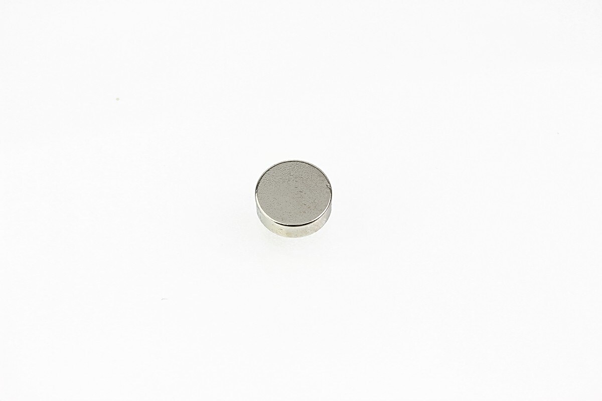 Magnet neodim banut 8mm, grosime 2,5mm, argintiu
