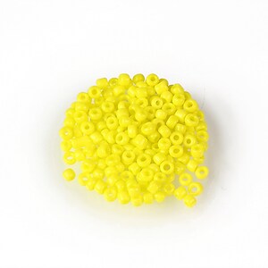 Margele de nisip 2mm (50g) - cod 617 - galben opac
