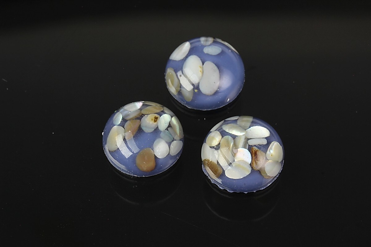 Cabochon rasina cu sidef natural in interior 14mm - albastru inchis