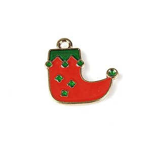 Charm mini pandantiv auriu emailat soseta elf Craciun 22x21mm
