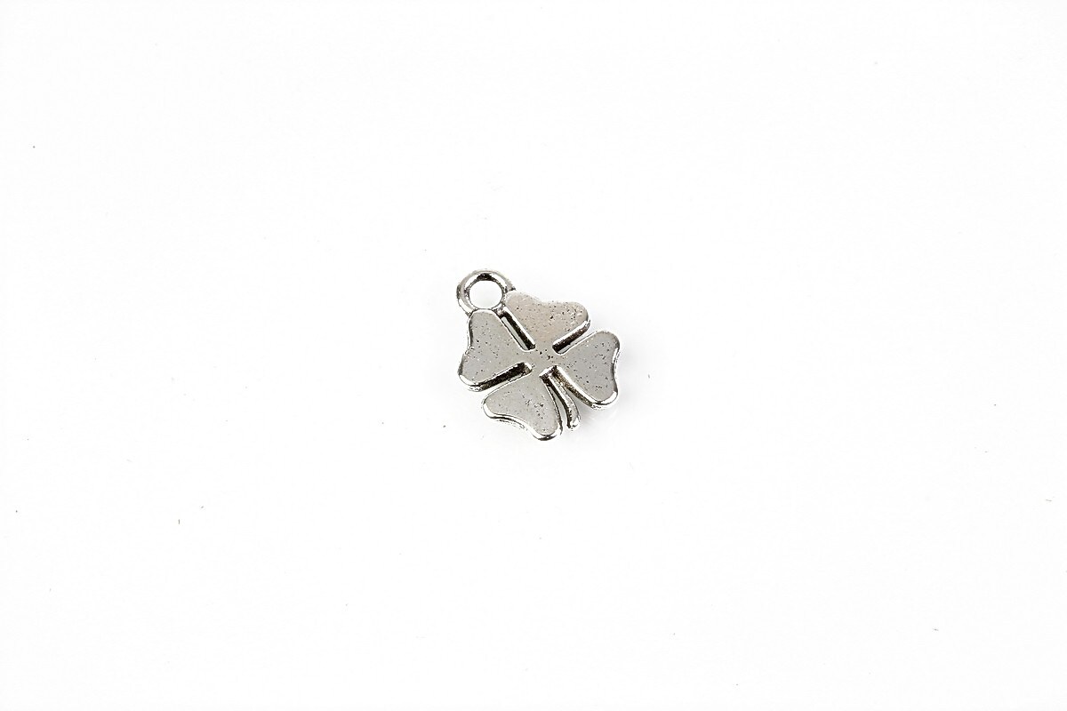 Charm argintiu antichizat trifoi 12x10mm