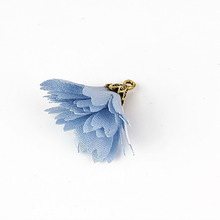 Pandantiv floare lucioasa si agatatoare auriu antichizat 30x34mm -albastru deschis