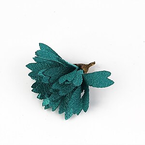 Pandantiv floare lucioasa si agatatoare auriu antichizat 30x34mm - verde smarald